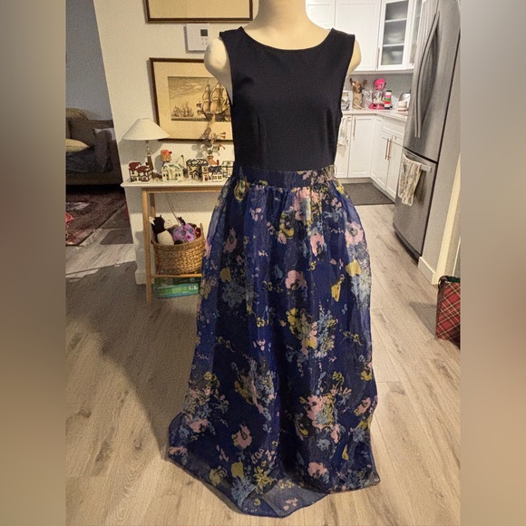 NWT Modcloth Navy and Floral Maxi Dress. Size M - Picture 3 of 11